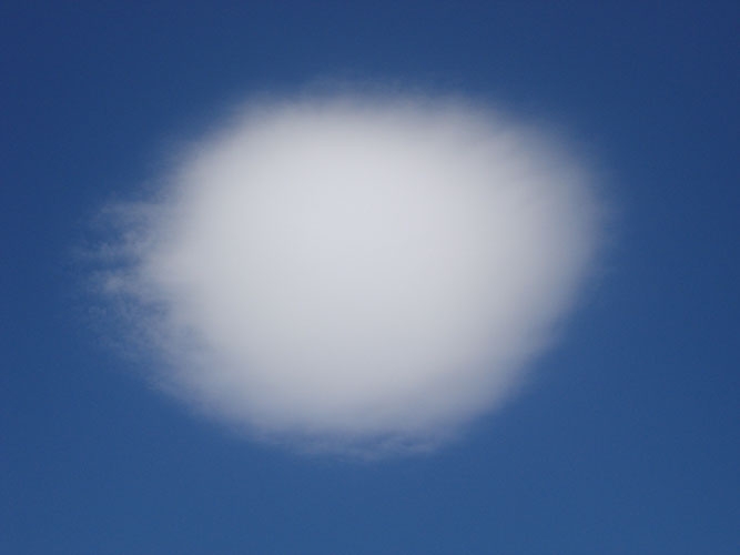 Uma nuvem em Sacramento - MG